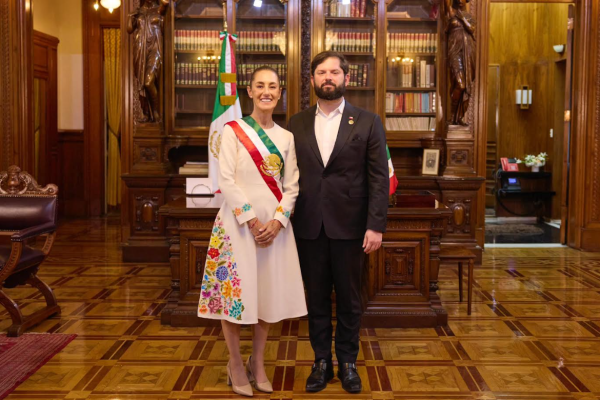 En medio de conflictos arancelarios con Trump, Boric conversa con la Presidenta de México sobre desafíos comerciales