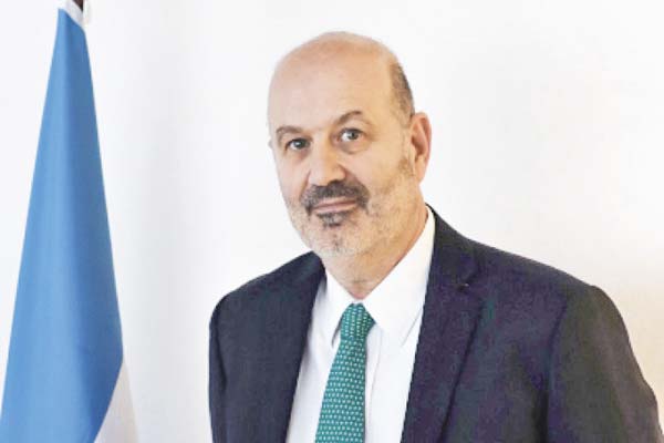 Ministro de Argentina Federico Sturzenegger estará con Mathhei en un seminario en Santiago