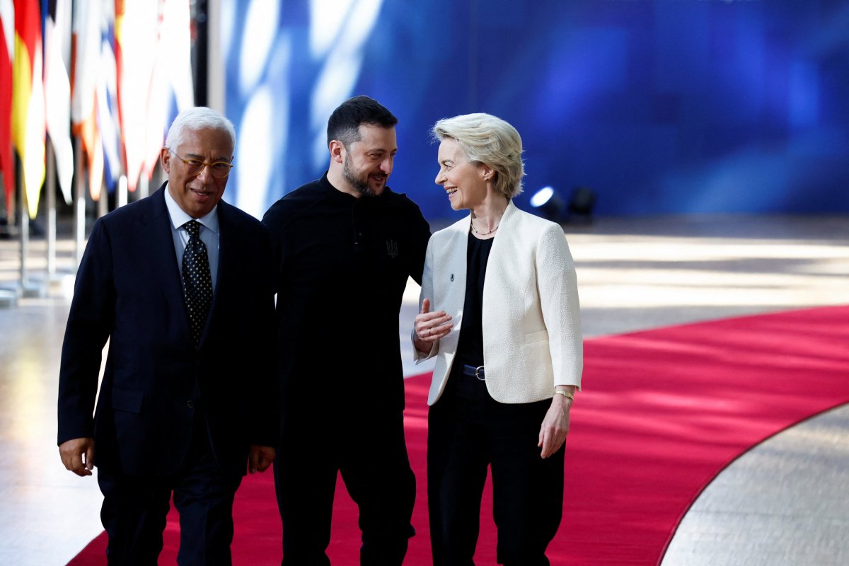 <p>Líderes de la UE se reúnen en cumbre de Bruselas para aumentar el gasto en defensa militar tras décadas de abandono</p>