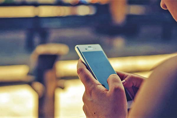 Exautoridades advierten una dura competencia en las telco tras salida de WOM del Capítulo 11