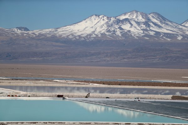 Mineras más grandes del mundo recortan sus inversiones en exploración