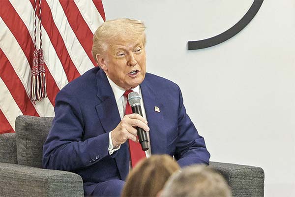 Trump desestima recesión y da pie atrás sobre nuevas tarifas a Canadá