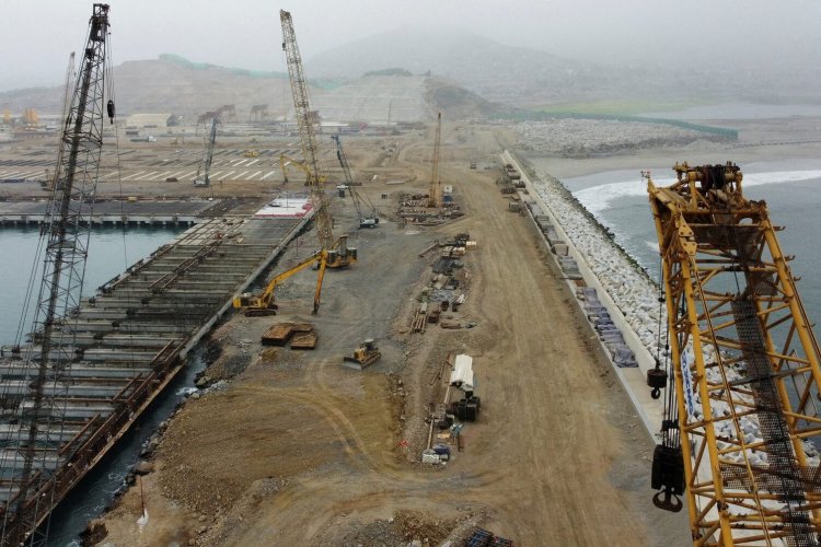 <p>Empresas chinas “alistan motores” de inversión en espera de la Zona Económica Chancay en Perú</p>