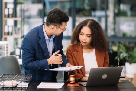 Legaltech peruana Juztina se expande a Colombia, con planes de aterrizaje en México y Argentina