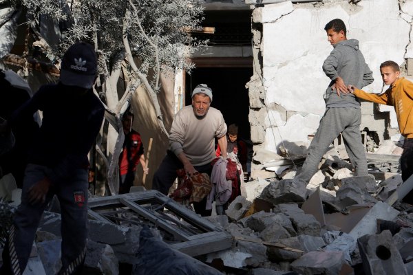 Israel lanza ataques en Gaza que dejan más de 400 muertos tras la ruptura del alto al fuego