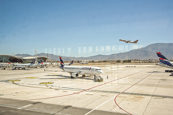 Tráfico aéreo internacional continúa al alza en febrero, mientras que mercado doméstico sigue a la baja