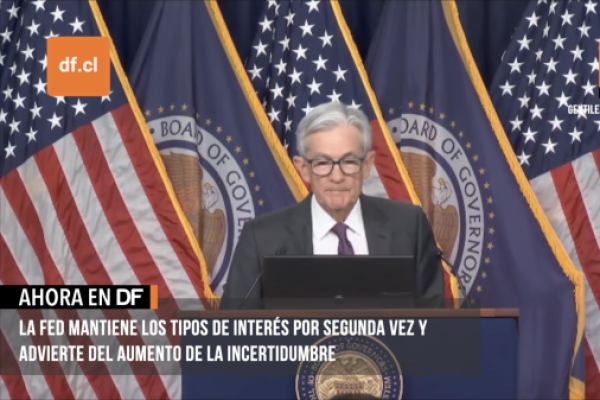<p>Ahora en DF | La Fed mantiene los tipos de interés por segunda vez y prevé más inflación y menos crecimiento</p>