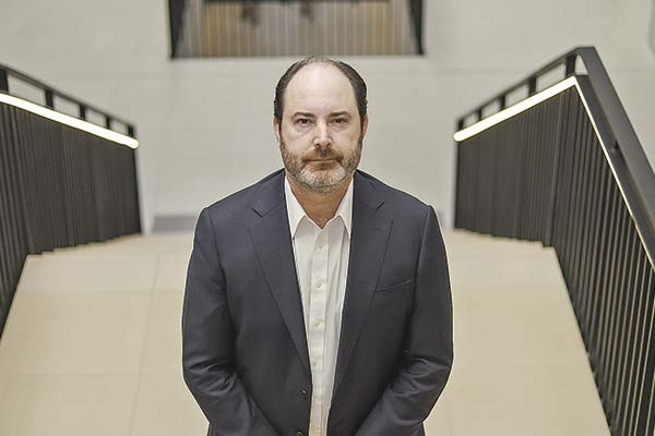 Tomás Rau, director del Instituto de Economía UC: “Es inconducente caer en la discusión de décimas (...) Tenemos un problema serio de crecimiento”