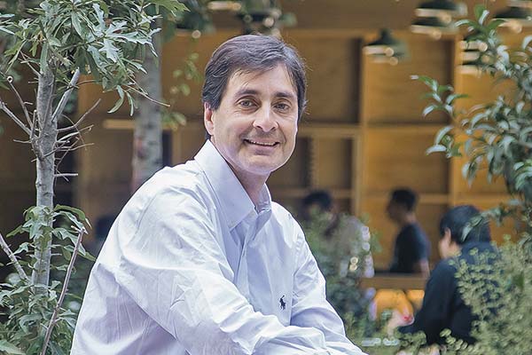 <p>Astorga dice que le interesa poner el foco en temas relevantes para la sociedad hoy, como salud y la economía.</p>