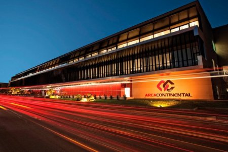 Arca Continental dice que invertirá casi U$S 900 millones en 2025 para fortalecer operación en México y Sudamérica