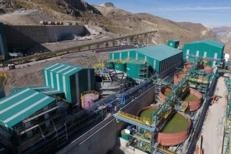 Minera peruana Buenaventura enfrenta su primer desafío con el proyecto El Algarrobo: el Congreso busca frenarlo