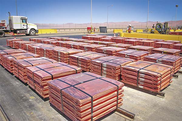 Cobre en términos reales está aún lejos de máximos históricos pese a la escalada del metal en EEUU