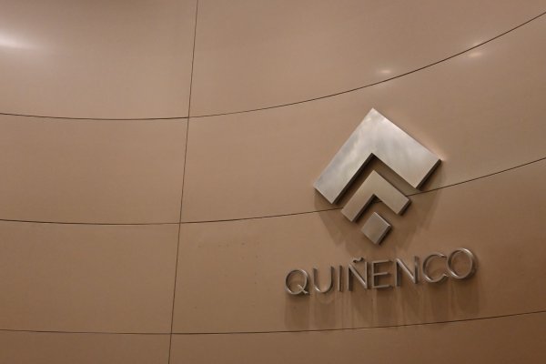 Holding industrial del grupo Luksic baja en 21,1% sus ganancias de 2024 por efecto contable de la venta de negocio portuario