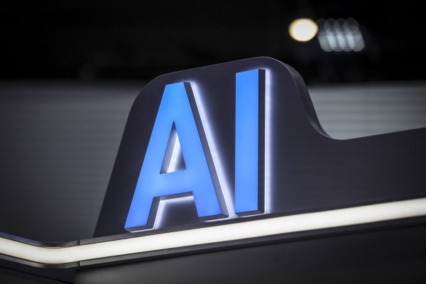 La china Zhipu AI lanza un agente de IA gratuito, intensificando la carrera tecnológica local