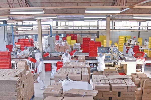 <p>Empresas en EEUU congelan inversiones a la espera de mayor claridad sobre aranceles y rebajas de impuestos</p>