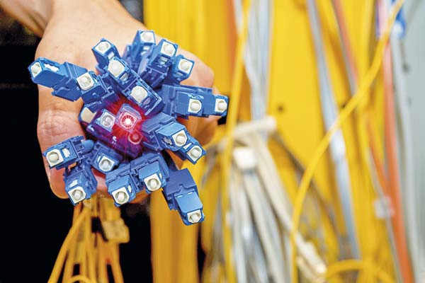 <p>EquiFiber: el nuevo operador de fibra óptica propiedad de un fondo de CMB ligado a LarrainVial</p>