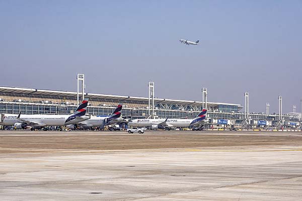 MOP licita anteproyecto para diseñar ampliación del Aeropuerto de Santiago