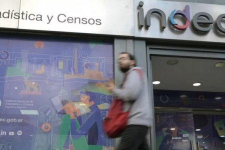 Tasa de pobreza de Argentina cae mientras Milei controla la inflación