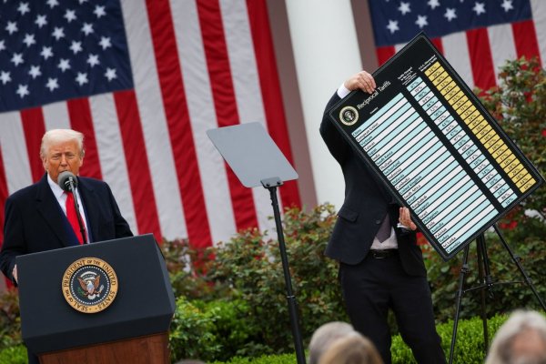 <p>Llegó el "Día de la Liberación": Trump anuncia aranceles recíprocos base de 10% a todas las importaciones de EEUU</p>