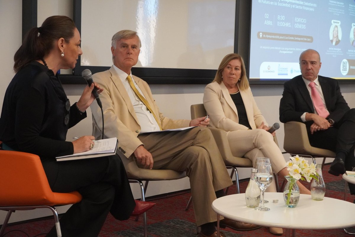 <p>La sorpresiva idea de Schmidt-Hebbel: “Propongo que en nuestro país y en todos el cargo de Presidente sea ejercido monopolicamente por las mujeres”</p>