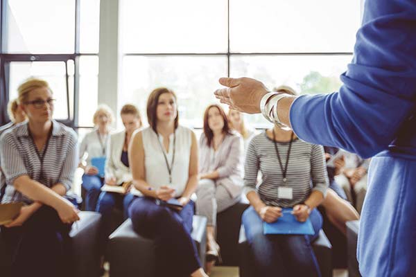 <p>Desarrollo de carrera: el desafío de las empresas para retener talento y evitar la alta rotación</p>