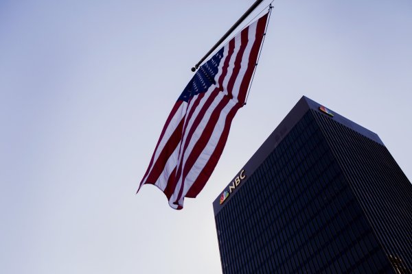 <p>Expertos recortan proyecciones de crecimiento para EEUU y advierten que inflación puede volver a niveles de la pandemia</p>