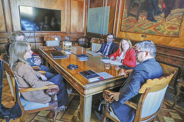 Aranceles: Gobierno desestima represalias y activa reuniones con empresarios, parlamentarios y reguladores
