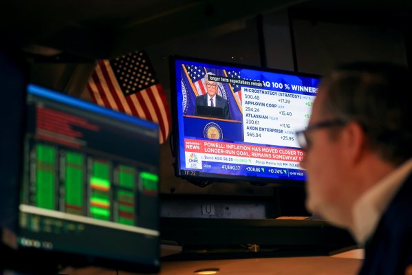 <p>Mercado proyecta cinco recortes de tasas por parte de la Fed en 2025, incluyendo una reunión de emergencia</p>