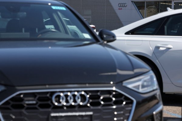 <p>Audi de Volkswagen retiene miles de autos en los puertos de EEUU por los aranceles de Trump</p>