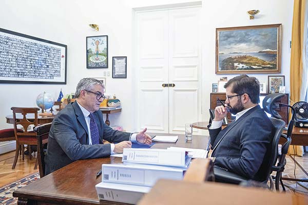 Marcel pone paños fríos ante compleja jornada bursátil y adelanta que Cancillería pidió nueva reunión con representante comercial de EEUU