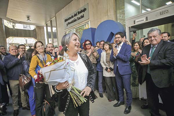 <p>La ahora exministra, Jeannette Jara, dejó su cargo este lunes luego de que su partido la proclamara el fin de semana. Foto: Aton</p>