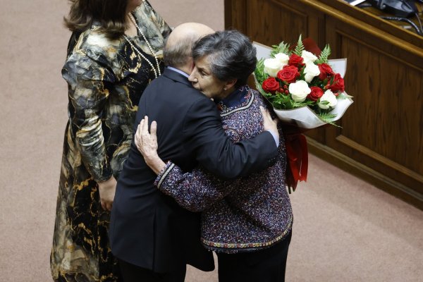 <p>La despedida de Isabel Allende (PS): “Reconozco que como parlamentaria debí haber tenido presente el artículo 60 de la Constitución”</p>