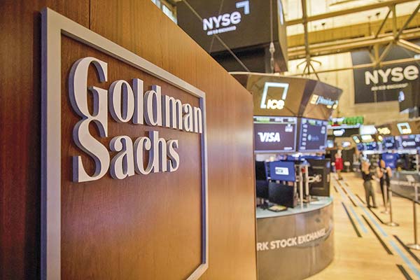 Goldman emite y luego quita pronóstico de recesión ante cambios en las políticas de Trump