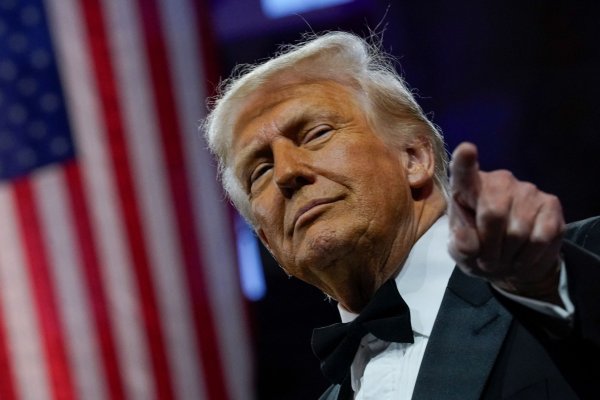 "Be cool": Trump llama a la calma tras aranceles y asegura a los mercados que es "un buen momento para comprar"