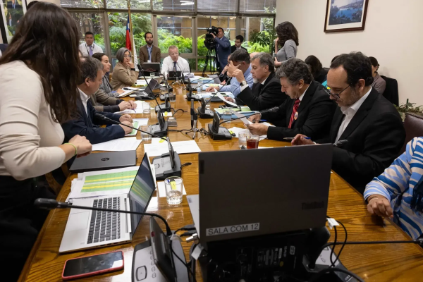 Comisión de Hacienda del Senado despacha a Sala proyecto de fraccionamiento pesquero