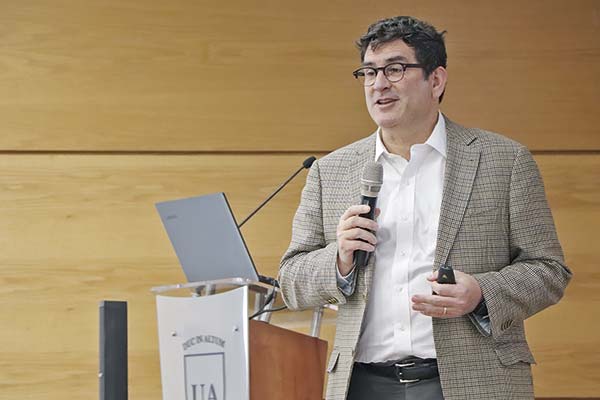<p>El consejero expuso en una actividad en la Universidad Autónoma.</p>