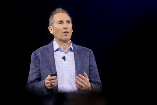 En carta a los accionistas, el CEO de Amazon llama a adoptar una "mentalidad de startup"