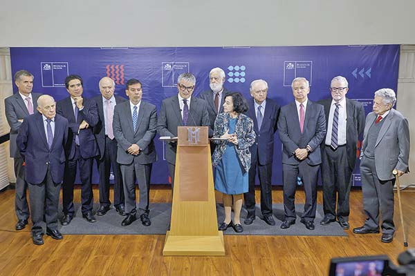 <p>Marcel lideró una inédita cumbre con exministros de Hacienda y expresidentes del Banco Central. Fotos: Aton</p>