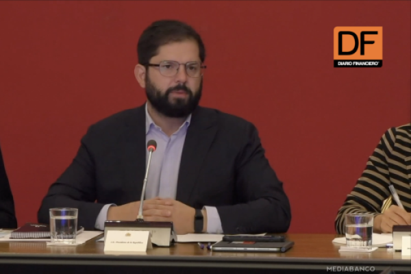 <p>Ahora en DF | Guerra comercial: Boric afirma que “Chile no va a responder con aranceles, sino con diplomacia y firmeza”</p>