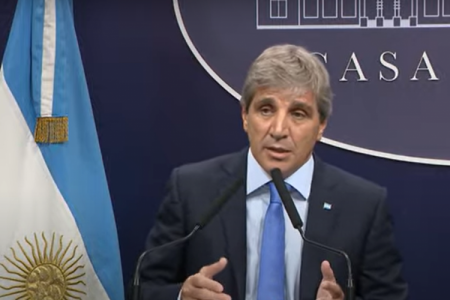 Argentina levanta el control cambiario tras acuerdo con el FMI: El país "está listo para crecer a tasas chinas"