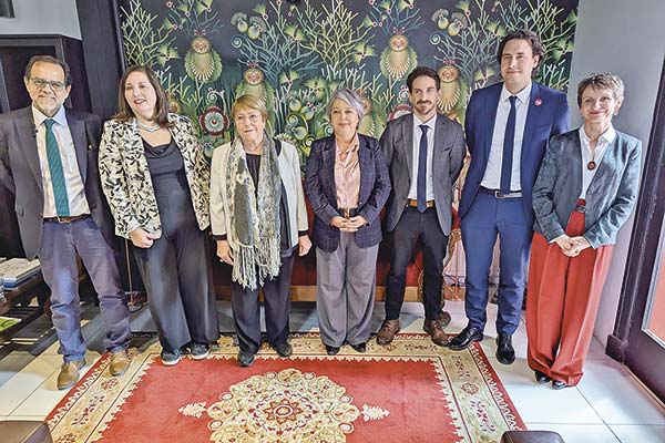 <p>Jaime Mulet, Paulina Vodanovic, Michelle Bachelet, Jeannete Jara, Gonzalo Winter, Vlado Mirosevic y Carolina Tohá.</p>