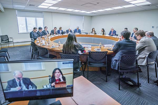 Los preparativos de Chile para el primer "cara a cara" con la administración Trump en busca de frenar el 10% de arancel adicional
