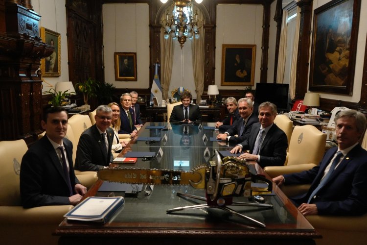 <p>Secretario del Tesoro de EEUU a Javier Milei: "Somos sus socios en esta transformación histórica"</p>