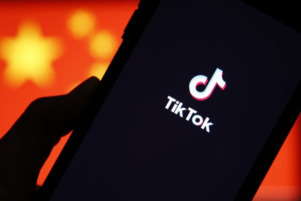 <p>Los influencers entran a la guerra comercial: usuarios chinos inundan TikTok con denuncias contra las grandes marcas occidentales</p>