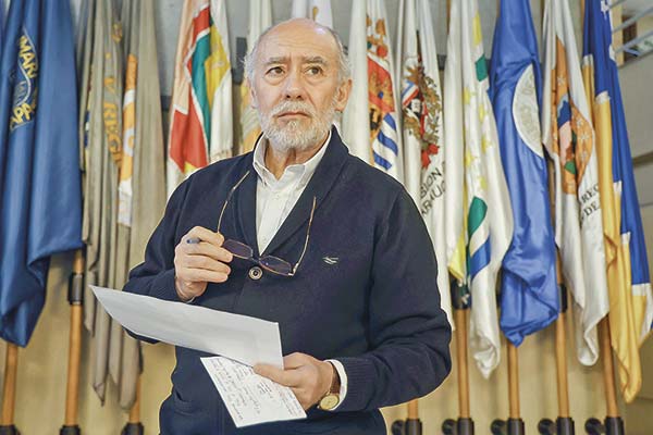 Senador Iván Flores (DC): “En lo que queda de Gobierno, con elecciones de por medio, nunca van a tener los votos para una reforma tributaria”