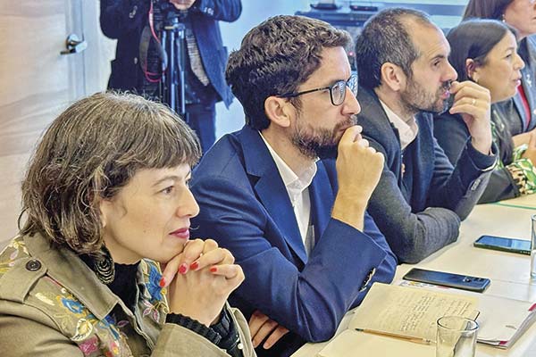 Gobierno y dirigentes del Biobío revisan plan en marcha tras el cierre de Huachipato