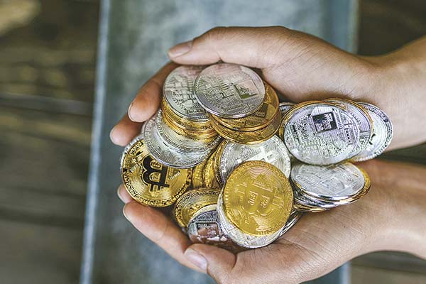 Socio de Madesal entre grupo de accionistas que acusan estafa en empresa de criptomonedas