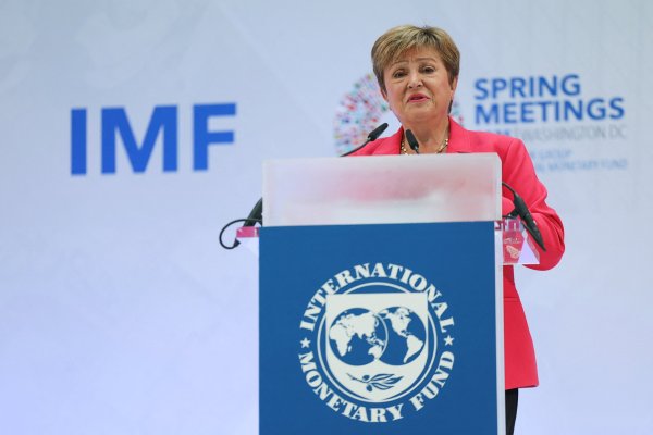 FMI prevé "notables recortes" en las previsiones de crecimiento, pero no una recesión mundial