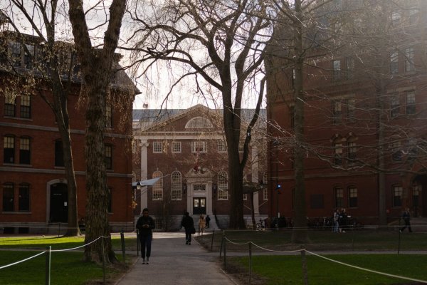 Universidad de Harvard demanda a la administración Trump intensificando la batalla por la financiación