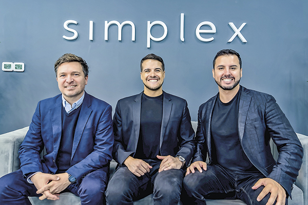Los artífices de Simplex. De izquierda a derecha: Jorge Díaz Rivadeneria, cofundador; Mario Ojeda, CEO; y Cristián Ojeda, cofundador.